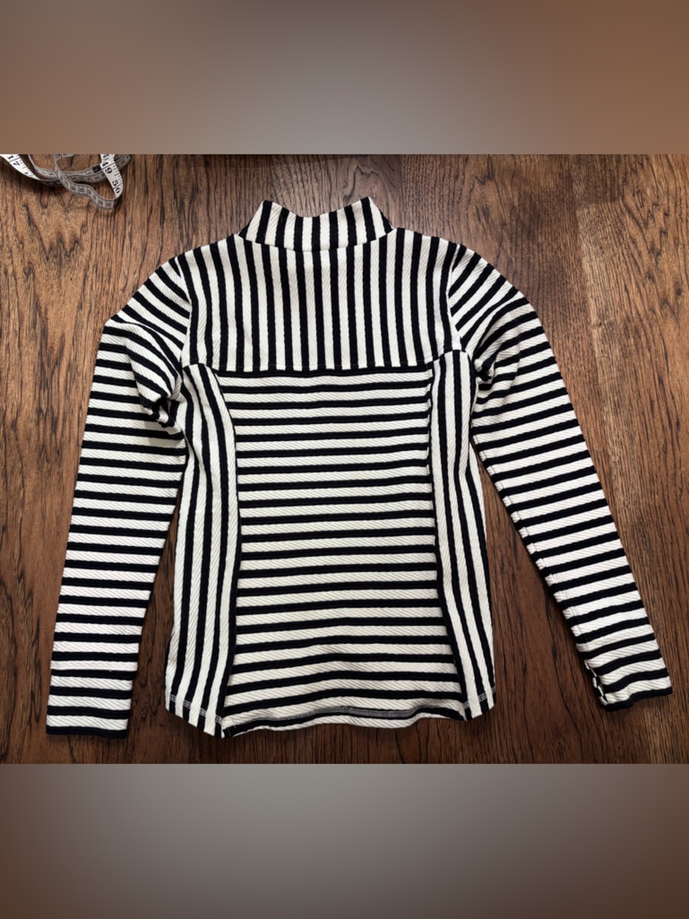 Talbots Striped Textured Top Size S Black Ivory Long Sleeve Athleisure - Picture 12 of 12
